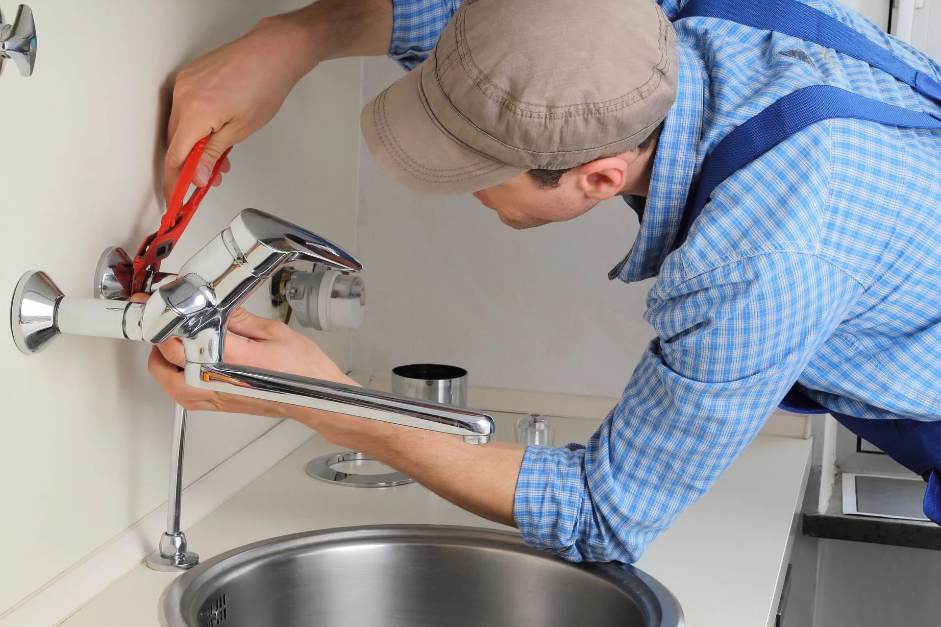 3 Reasons Why You Shouldn’t Wait to Call a Plumbing Company